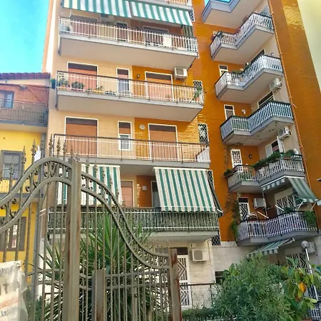 A Casa Di Giuly Nocleg ze śniadaniem Neapol
