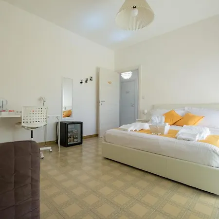 A Casa Di Giuly Bed & Breakfast Naples